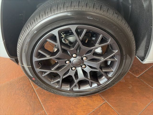 2026 Jeep Grand Cherokee GRAND CHEROKEE SUMMIT 4X4