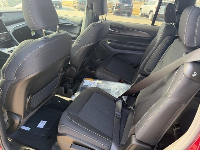 2026 Jeep Grand Cherokee GRAND CHEROKEE L LAREDO 4X2