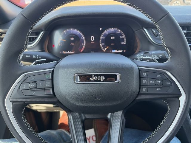 2026 Jeep Grand Cherokee GRAND CHEROKEE L LAREDO 4X2