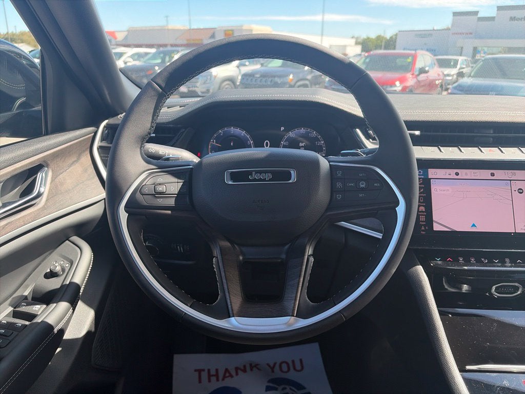 2027 Jeep Grand Cherokee GRAND CHEROKEE L LAREDO ALTITUDE 4X2
