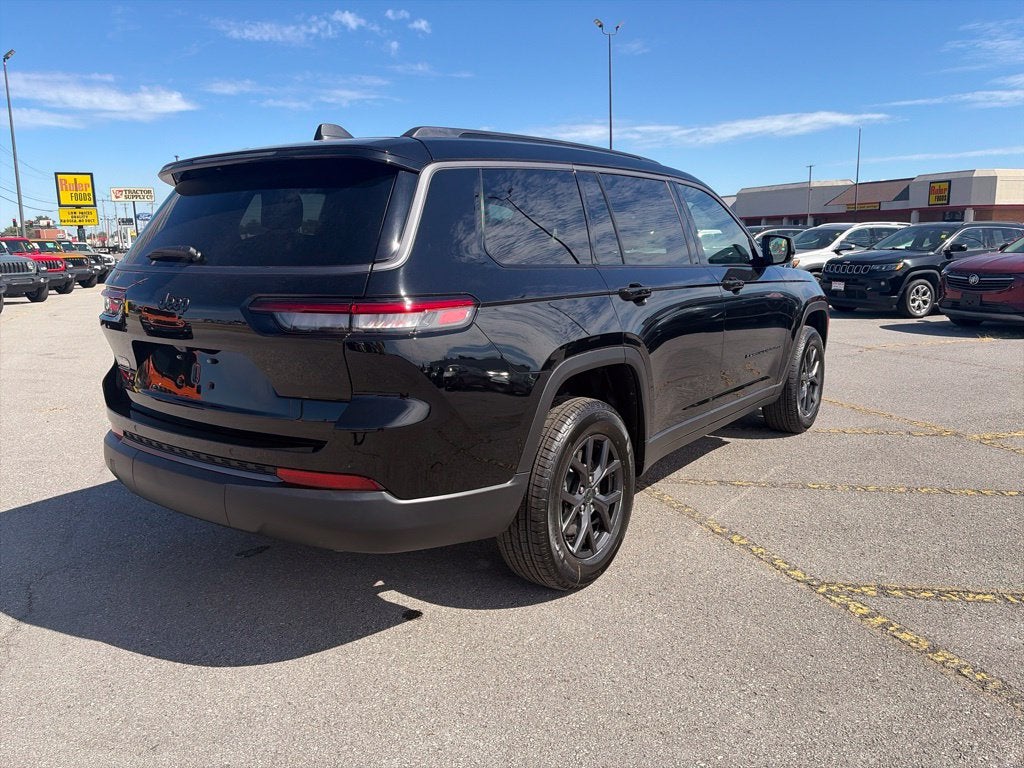2027 Jeep Grand Cherokee GRAND CHEROKEE L LAREDO ALTITUDE 4X2