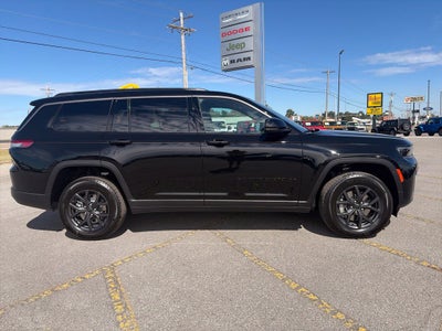2027 Jeep Grand Cherokee GRAND CHEROKEE L LAREDO ALTITUDE 4X2