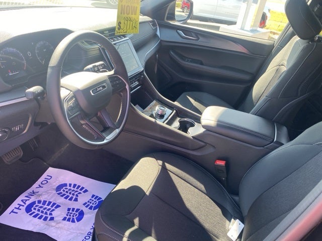 2025 Jeep Grand Cherokee GRAND CHEROKEE L LAREDO X 4X4