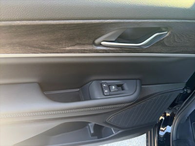 2027 Jeep Grand Cherokee GRAND CHEROKEE L LAREDO ALTITUDE 4X4