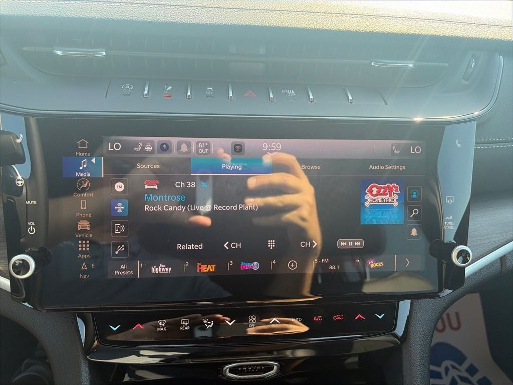 2027 Jeep Grand Cherokee GRAND CHEROKEE L LAREDO ALTITUDE 4X4