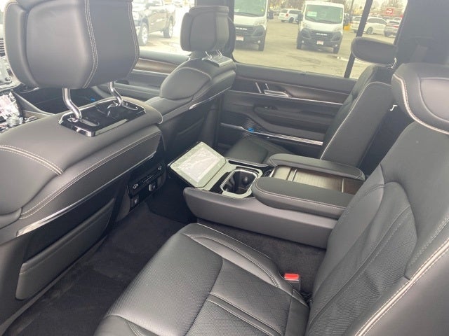 2022 Jeep Grand Wagoneer Series II