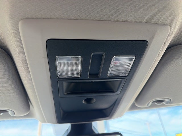 2023 RAM 1500 Classic SLT Crew Cab 4x2 5'7' Box