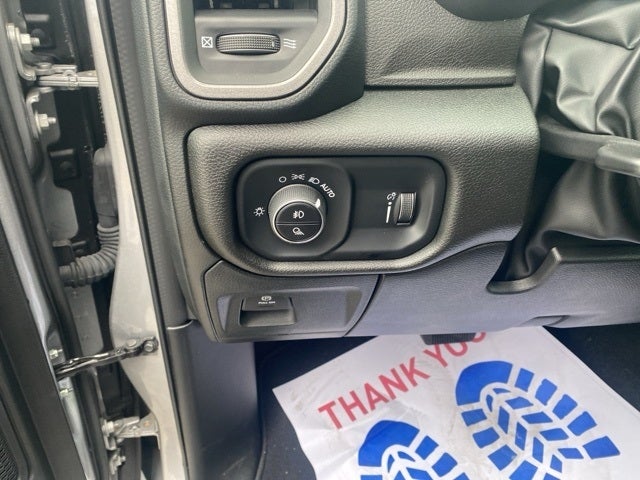 2024 RAM Ram 1500 RAM 1500 TRADESMAN QUAD CAB 4X4 6'4' BOX