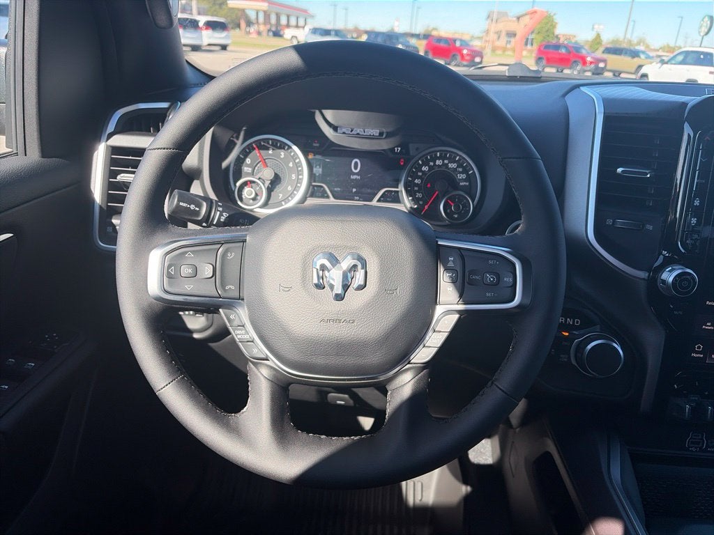 2027 RAM Ram 1500 RAM 1500 BIG HORN CREW CAB 4X4 5'7' BOX