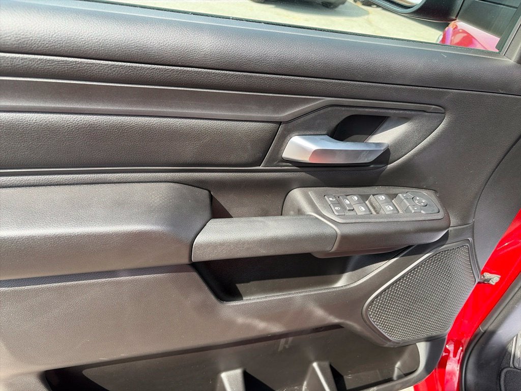 2027 RAM Ram 1500 RAM 1500 EXPRESS CREW CAB 4X4 5'7' BOX