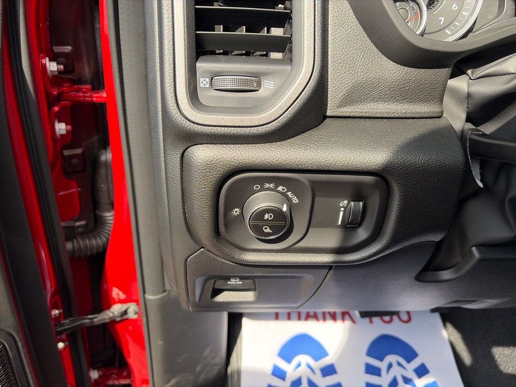 2027 RAM Ram 1500 RAM 1500 EXPRESS CREW CAB 4X4 5'7' BOX