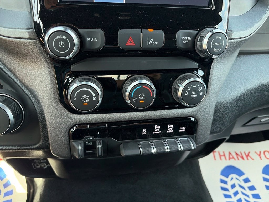 2027 RAM Ram 1500 RAM 1500 EXPRESS CREW CAB 4X4 5'7' BOX