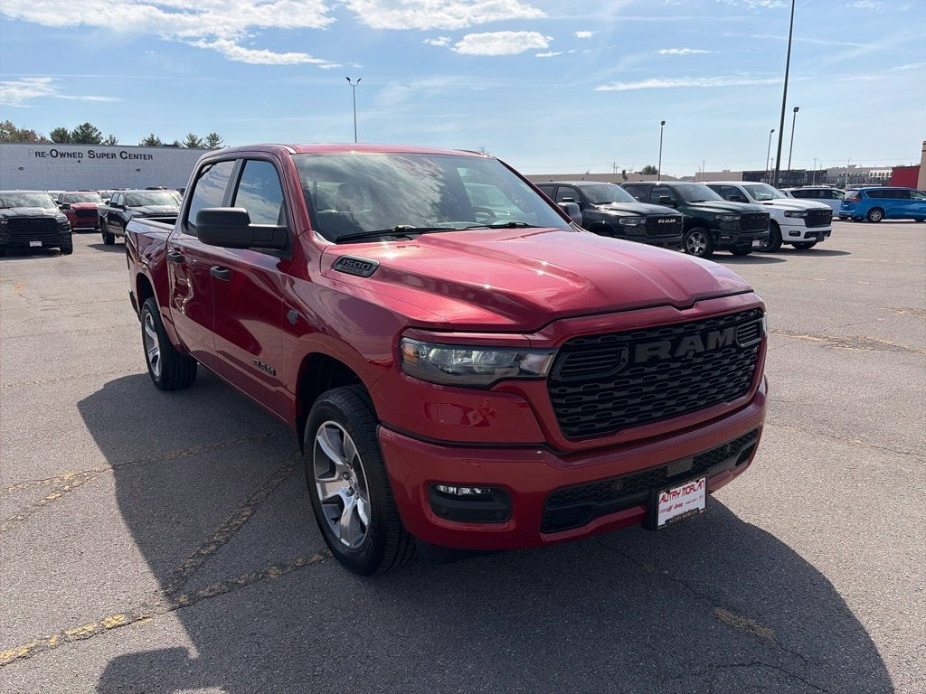 2027 RAM Ram 1500 RAM 1500 EXPRESS CREW CAB 4X4 5'7' BOX