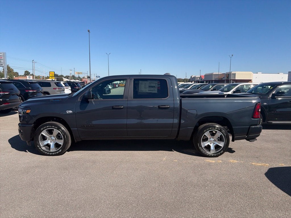 2026 RAM Ram 1500 RAM 1500 EXPRESS CREW CAB 4X4 5'7' BOX