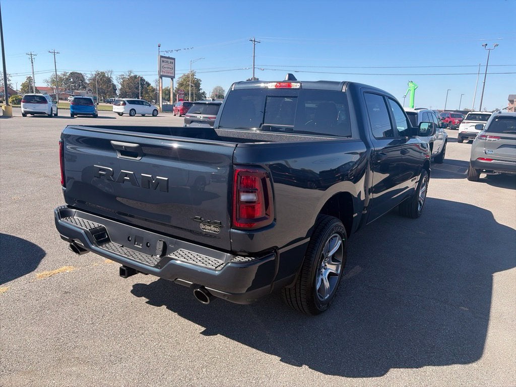 2026 RAM Ram 1500 RAM 1500 EXPRESS CREW CAB 4X4 5'7' BOX