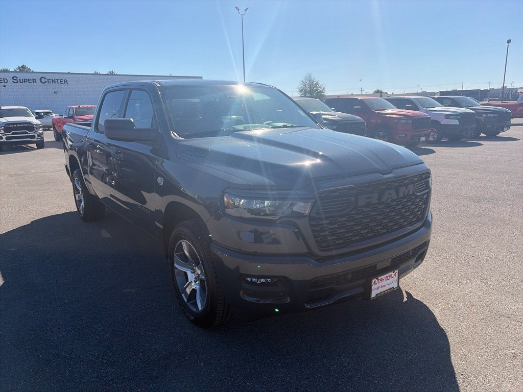 2026 RAM Ram 1500 RAM 1500 EXPRESS CREW CAB 4X4 5'7' BOX