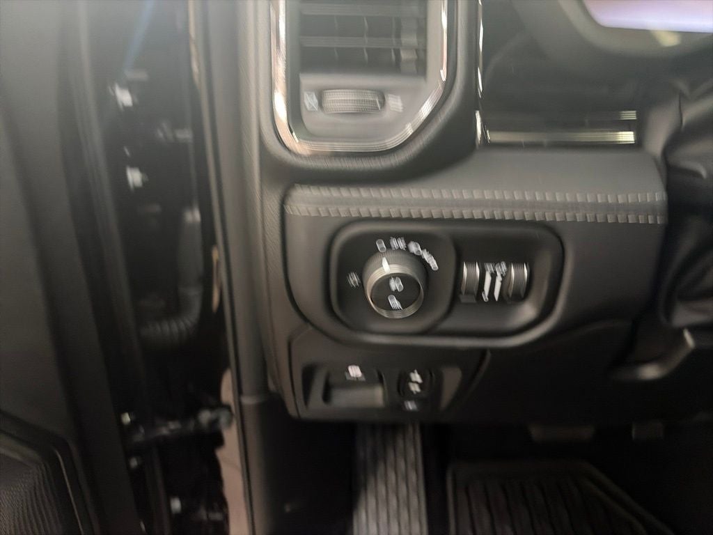 2027 RAM Ram 1500 RAM 1500 LIMITED CREW CAB 4X4 5'7' BOX