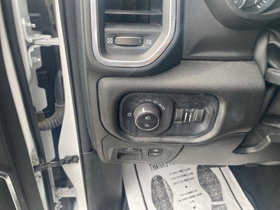 2023 RAM 1500 Laramie Crew Cab 4x4 5'7' Box