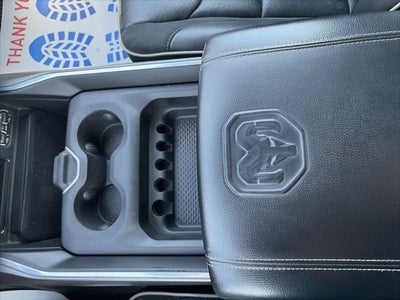 2022 RAM 1500 Laramie Crew Cab 4x4 5'7' Box