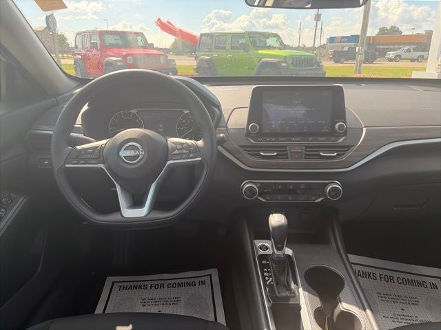 2025 Nissan Altima SV FWD