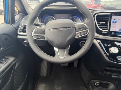2027 Chrysler Pacifica PACIFICA SELECT