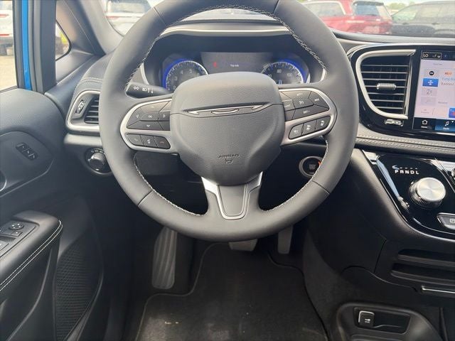 2027 Chrysler Pacifica PACIFICA SELECT