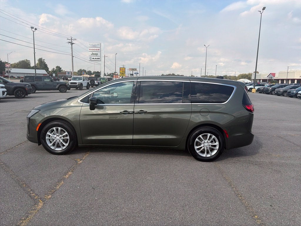 2027 Chrysler Pacifica PACIFICA SELECT