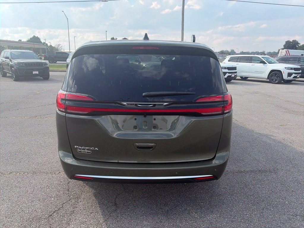 2027 Chrysler Pacifica PACIFICA SELECT