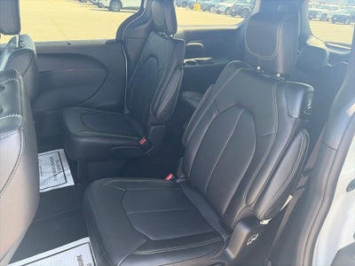2027 Chrysler Pacifica PACIFICA SELECT