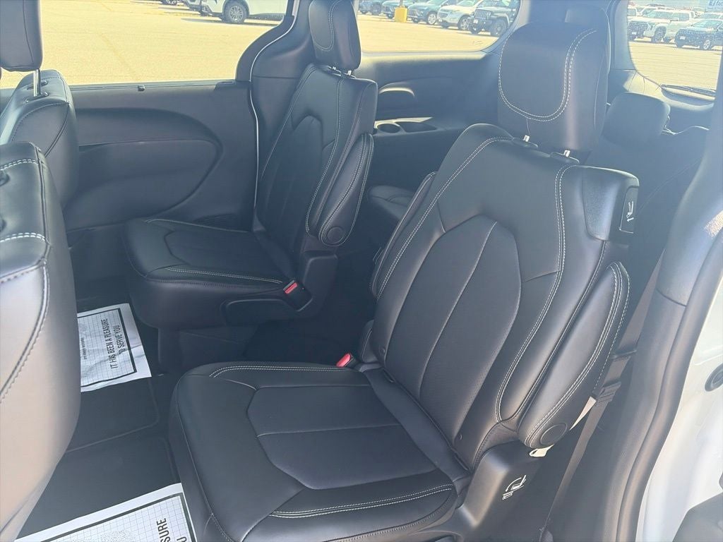 2027 Chrysler Pacifica PACIFICA SELECT