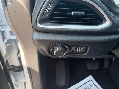 2027 Chrysler Pacifica PACIFICA SELECT