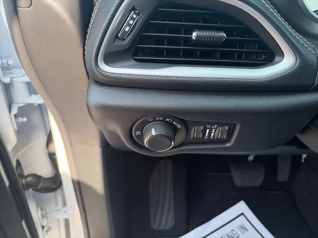 2027 Chrysler Pacifica PACIFICA SELECT