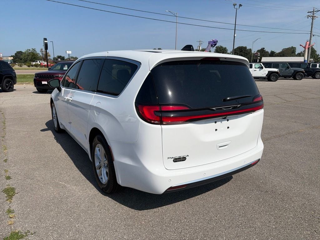 2027 Chrysler Pacifica PACIFICA SELECT