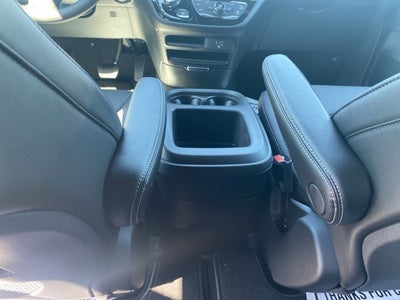 2026 Chrysler Voyager VOYAGER LX