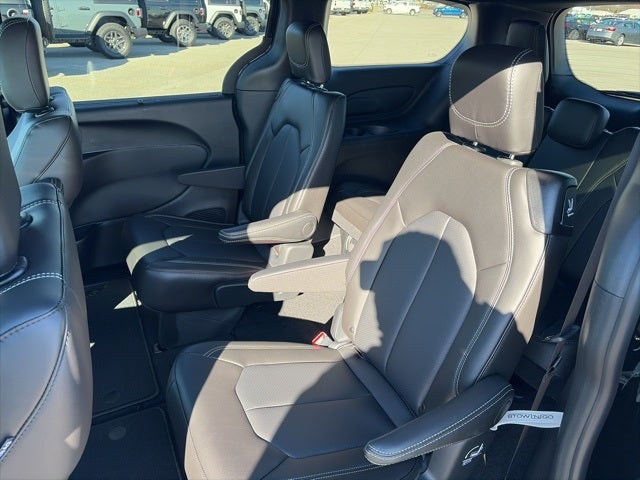 2026 Chrysler Voyager VOYAGER LX