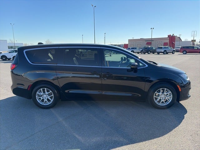 2026 Chrysler Voyager VOYAGER LX