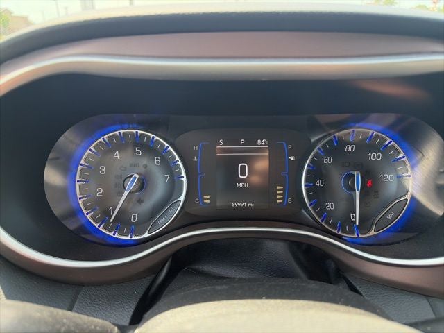 2023 Chrysler Voyager LX