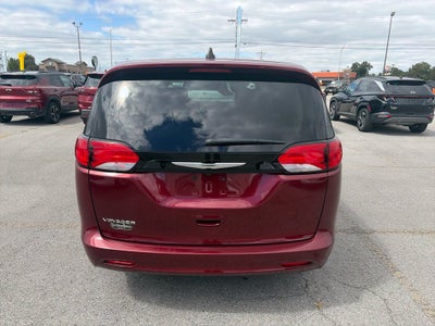 2023 Chrysler Voyager LX