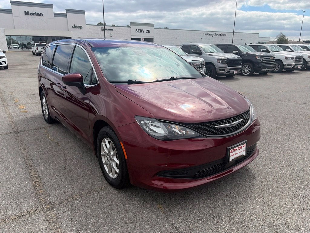2023 Chrysler Voyager LX