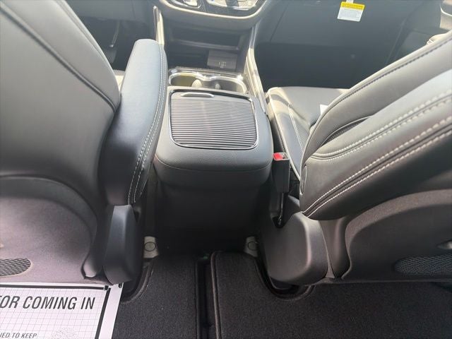 2027 Chrysler Pacifica PACIFICA LIMITED
