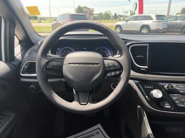 2027 Chrysler Pacifica PACIFICA LIMITED
