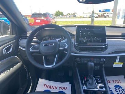 2024 Jeep Compass COMPASS LATITUDE LUX 4X4