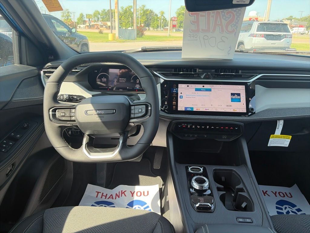 2026 Jeep Cherokee CHEROKEE LAREDO 4X4