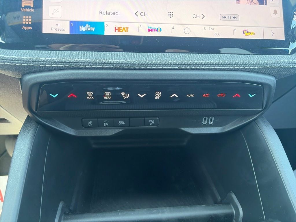 2026 Jeep Cherokee CHEROKEE LAREDO 4X4