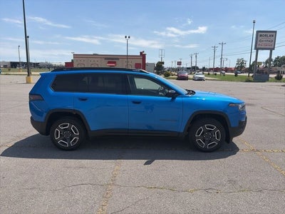 2026 Jeep Cherokee CHEROKEE LAREDO 4X4