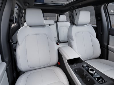 2027 Jeep Cherokee CHEROKEE LIMITED 4X4
