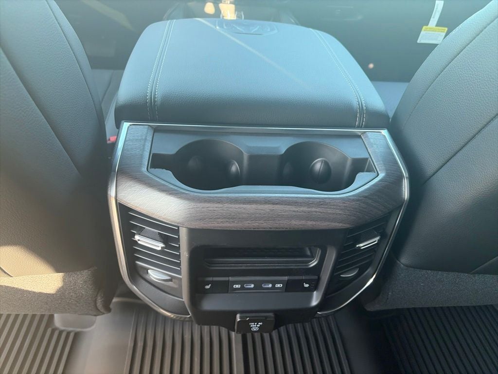 2027 RAM Ram 3500 RAM 3500 LARAMIE CREW CAB 4X4 8' BOX
