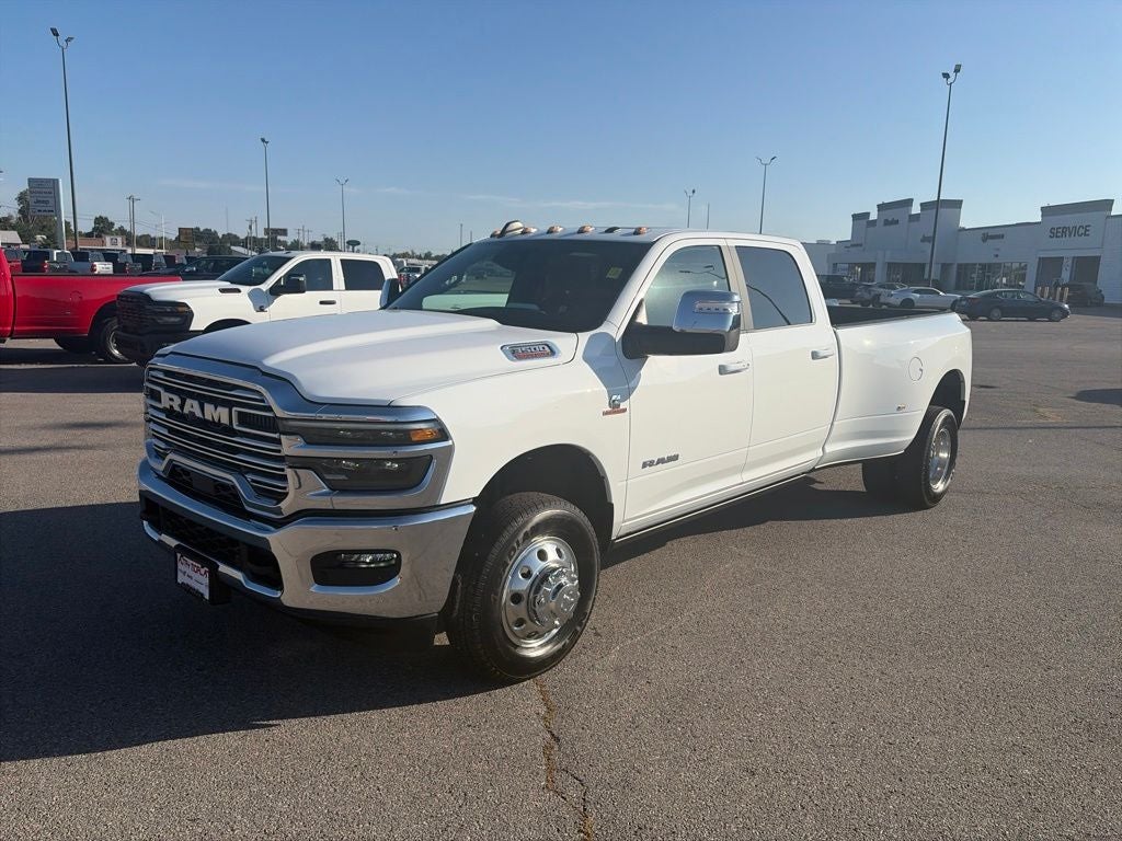 2027 RAM Ram 3500 RAM 3500 LARAMIE CREW CAB 4X4 8' BOX