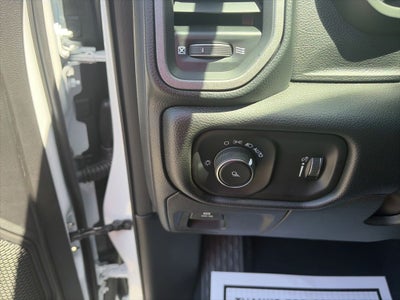 2026 RAM Ram 1500 RAM 1500 TRADESMAN CREW CAB 4X4 5'7' BOX