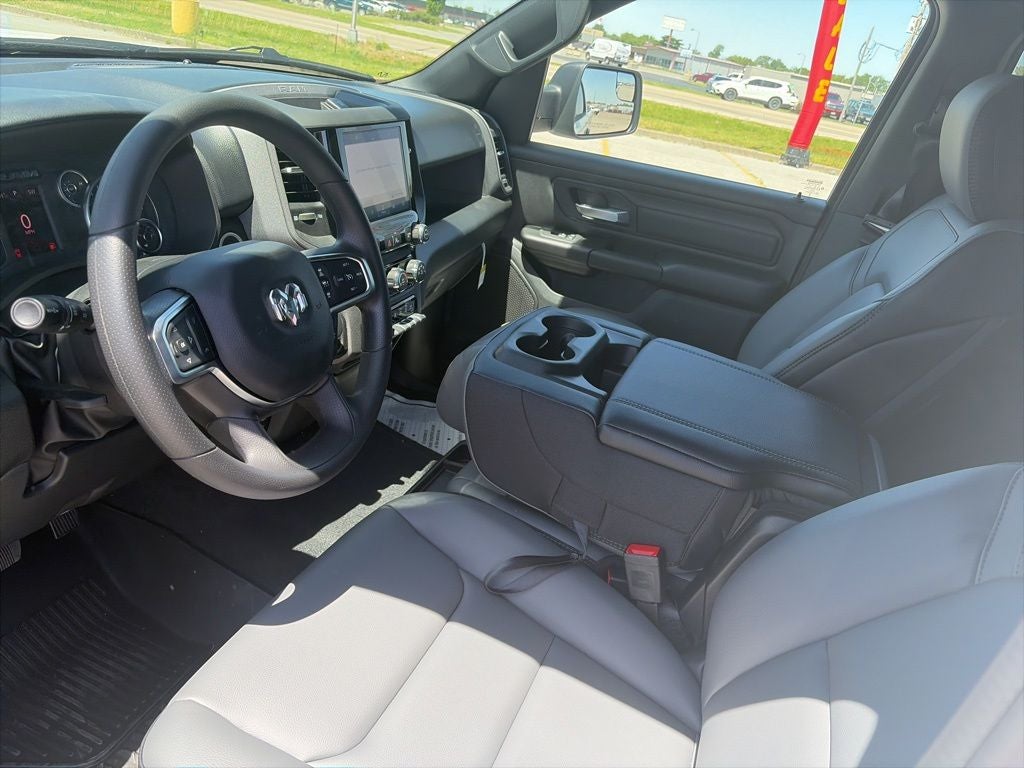 2026 RAM Ram 1500 RAM 1500 TRADESMAN CREW CAB 4X4 5'7' BOX